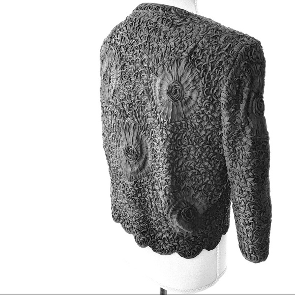 SOLD Vintage Midcentury Black Scalloped Cropped Jacket - Picture 3 of 6